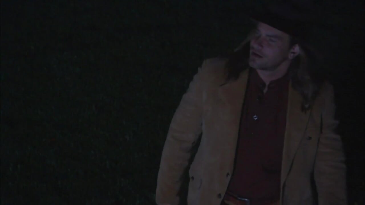 Jesse V dobiva jebanje pičke na otvorenom od strane Bucking Bronco