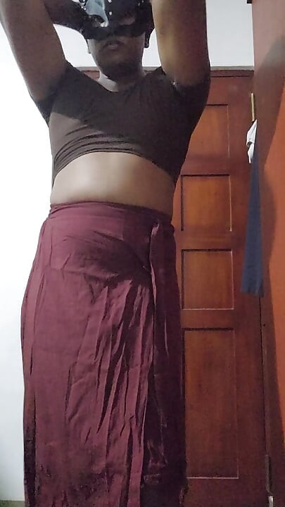 Sri Lankan Sissy Girl Ash Perera Showing Her Body