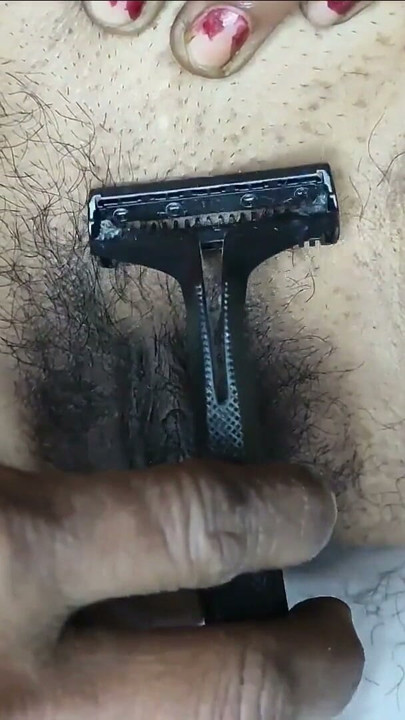 Desi pussy hair remove chut shaving cute village sexy indian girl in hot nighty | Clip 1