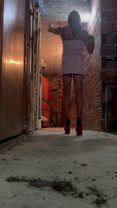 Pizzacı çocuğu sutyensiz karşıladım | Klip 2