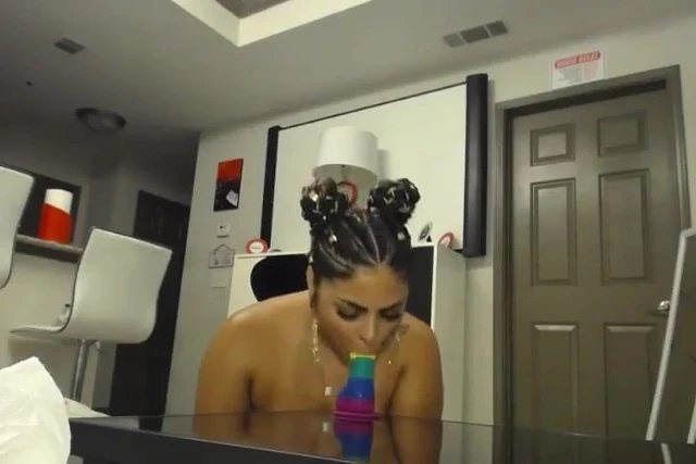 Girl masturbate