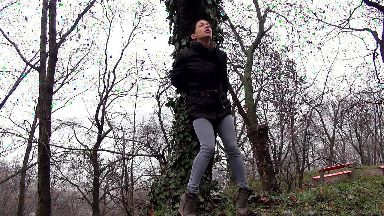 Si rambut coklat seksi menikmati kongkek dubur keras