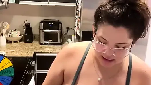 Live Stream with Dani Valentina