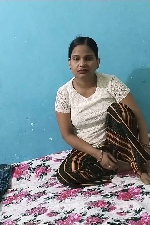 Teman seks lesbian india yang hot lagi asik fingering dan ngentot toket besarnya