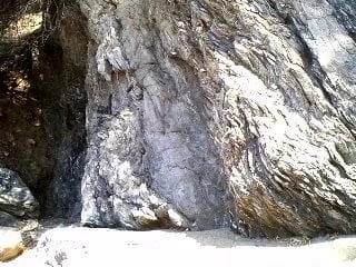 petite exhibe sur la plage