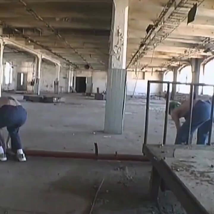 Küçük Çek şeytan twink ateşli oğlanla sikişiyor