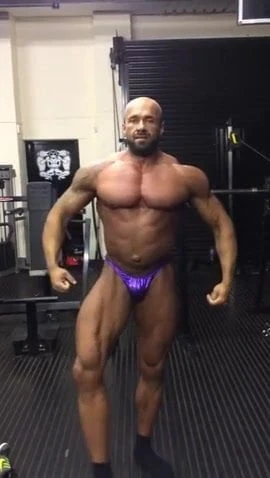 Str8 bodybuilder massive flexing