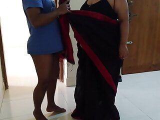 Stiefzoon neuken terwijl ze een sari draagt. Tamil hete tante voor Valentijnsdag 2023 - grote kont vernietigd op Valentijnsdagviering