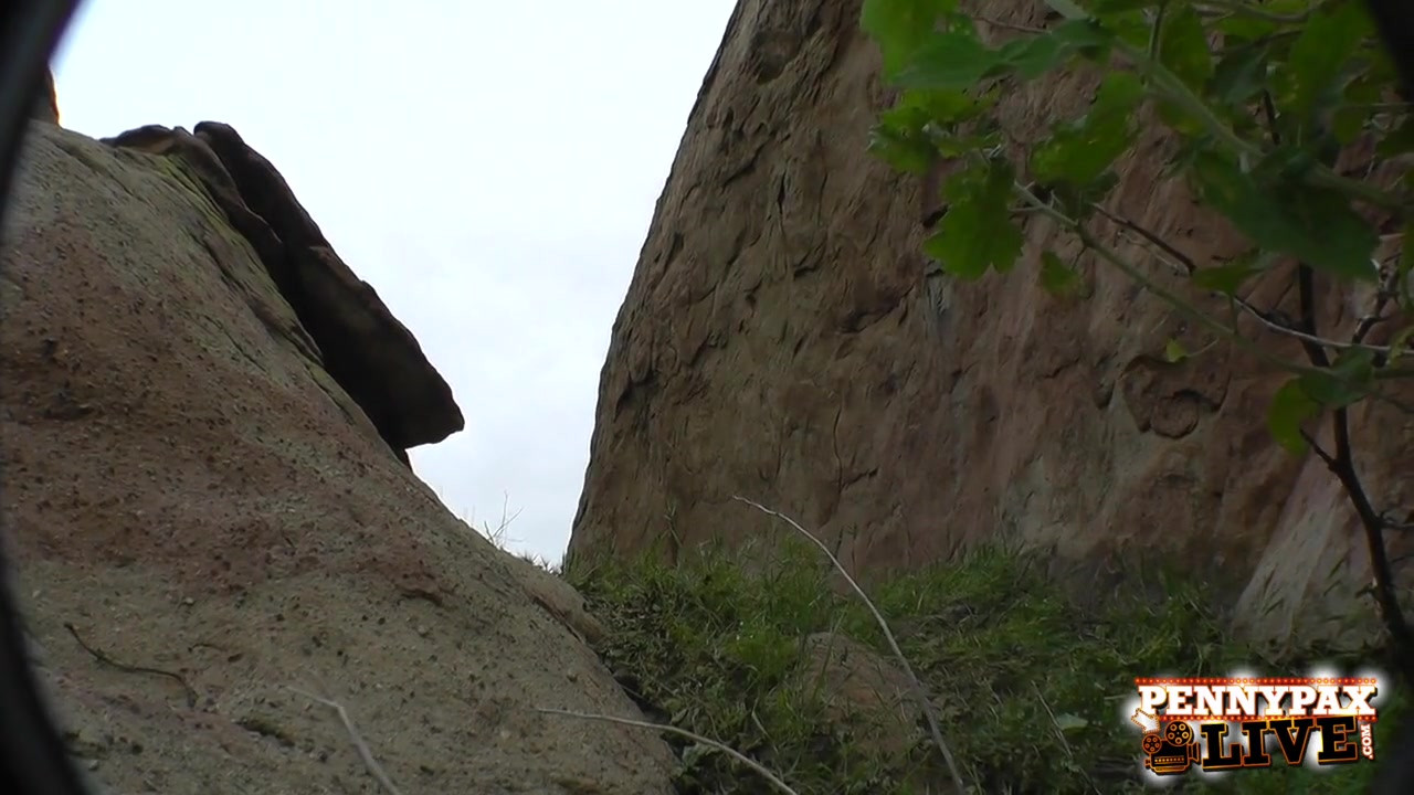 ペニー・パックスとサラ・シェボンの素晴らしいハイキングハメ撮り3p