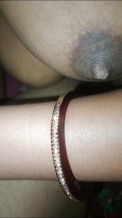 Desi bhabhi ko land munh mein dekhkar chut faadi