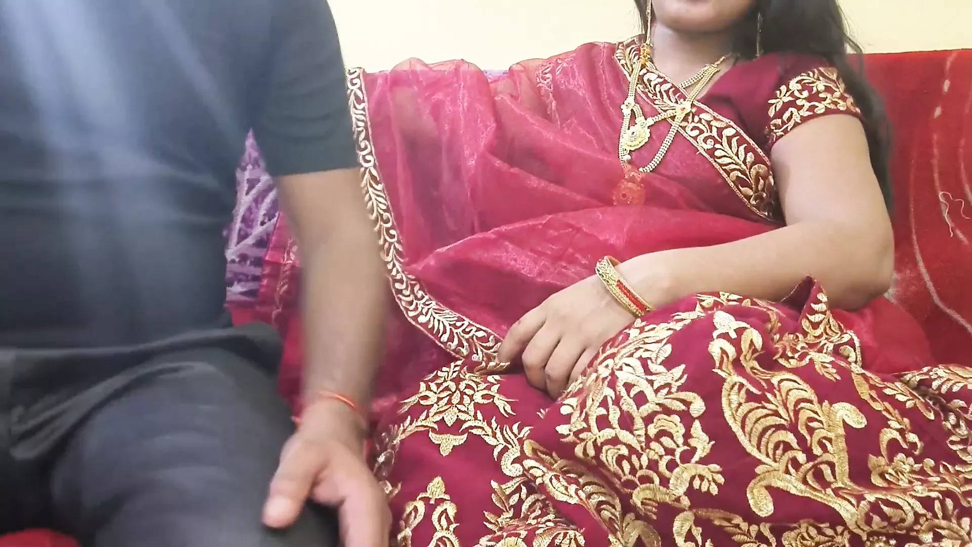 Karwa chauth ke din bhabhi bahut khubsurat dikh rahi thi tabhi bhabhi ko puch liya