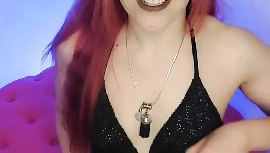 Cuckolds Feiern Auch Halloween... Aber Ihren Nuttigen Looks Zu Gefallen!