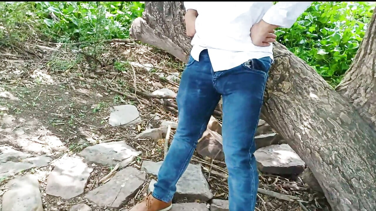 Hot Desi Girl Fucked Naked in Public Place