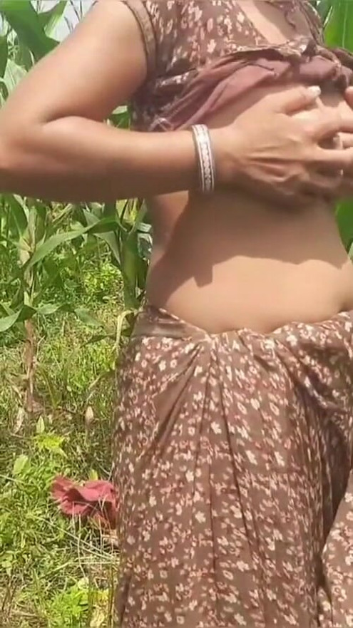 Desi Girl Outdoor Fuck Ass Kill Outdoor Fuck in Indian Village Desi Village Outdoor | Clip 1