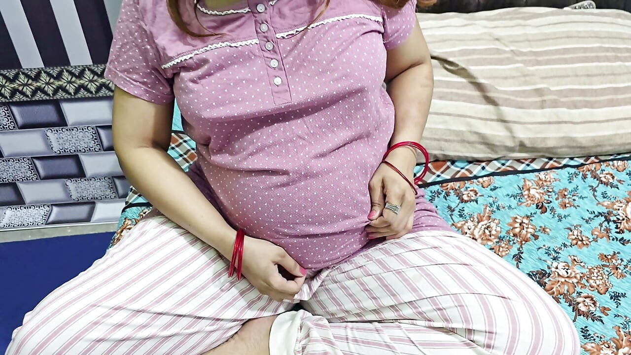 Desi Indian bhabi-Hot Bhabi Ne Lun k Choopay Lagay