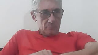 Büyük penis ve taşakların epilasyon ve tıraşı