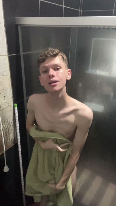 A Twink showing his body and naked at shower | Clip 1