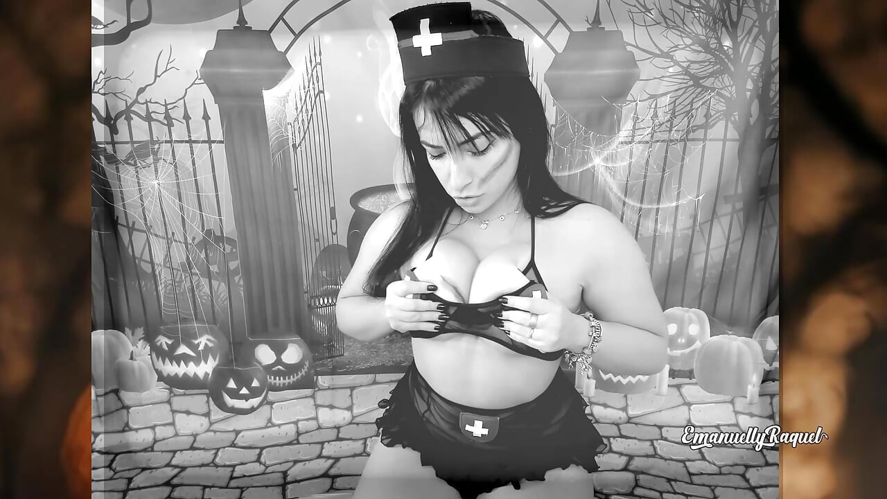 Teror porno štreber štreber zgodna tamna medicinska sestra kosplej emanuelly raquel se igra sa dva velika dilda BBC