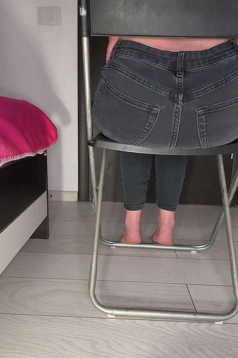 Pârțuri cu scaunul crack în cur