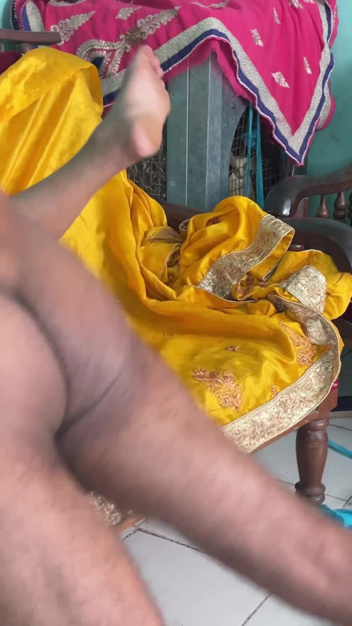 Desi Gaon ki beautiful Bhabhi outdoor Private Sex full Hindi audio Indian hot love couple jungle MMS video | Clip 2