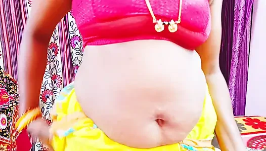 Hintli seksi sari gelin kayınpeder Telugu edepsizce konuşuyor.