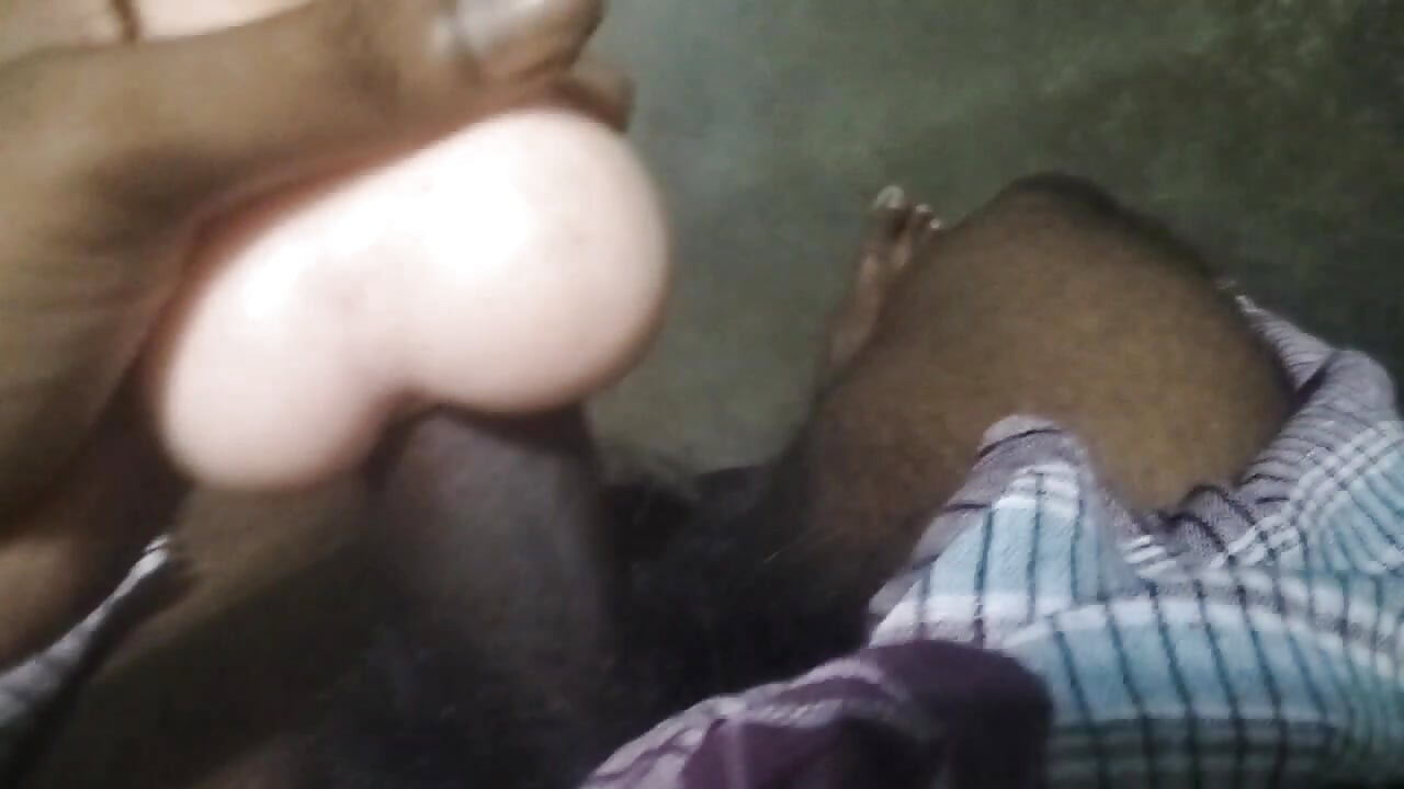 Travesti sexual muñeca real placer follando juguete
