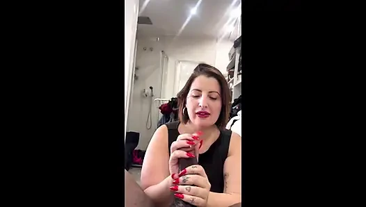İri güzel kadın sevgilisi büyük zenci yarağıyla oral seks yapıyor