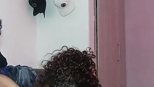 Adik tiriku ngentot memekku habis-habisan waktu pacarku lagi di kamar sebelah