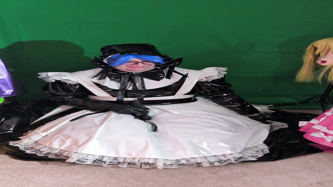 Layered PVC Maid Aoi in a long magic wand vibrator session