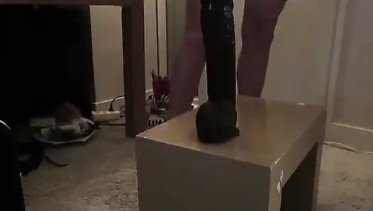 Aku lagi asik fisting memekku pakai kontol raksasa pria kulit hitam!