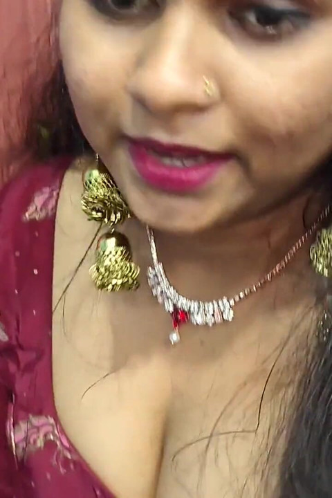 Vaishnavy Pee and Wash, Pee Video