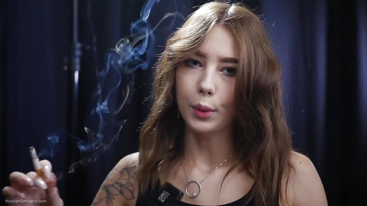 19 Years Old Brunette Is Smoking 100mm White Cigarette