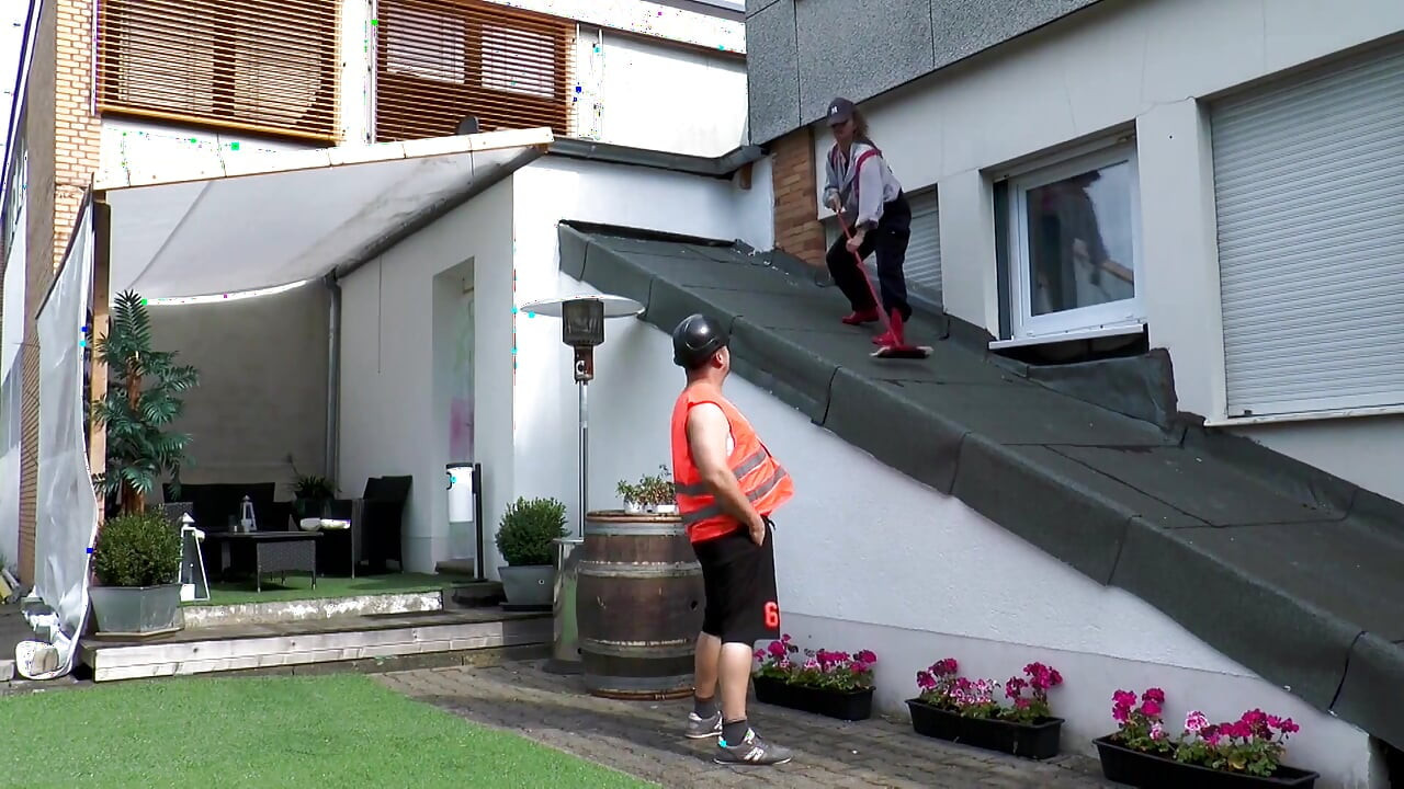 Milf rabuda curtindo foda anal ao ar livre