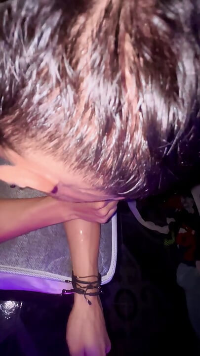 Fantasy come true: 35 cm brunette goes from masturbating in the living room to putting all his cock in an ass and filling it to overflowing