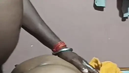 Desi Bhabhi Gave a Handjob and Then Got Her Ass Fucked