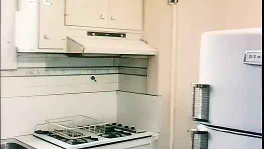 Pelayan nakal ini sama pelanggannya yang seksi