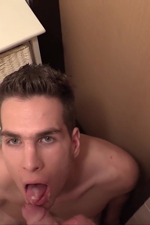 Czech Hunter - Tall Teen Sprayers Bathr'oom Secret Huge Co'ck Dee'pthroated and Fucked While Roommate Rests Next Door