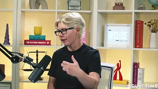 Breaking Shame Cycles & Being True to Yourself, with Khloe Kingsley! | the Adult Time Podcast