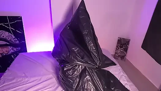 Gadis sange dengan semok ini lagi sange dan nafasnya!