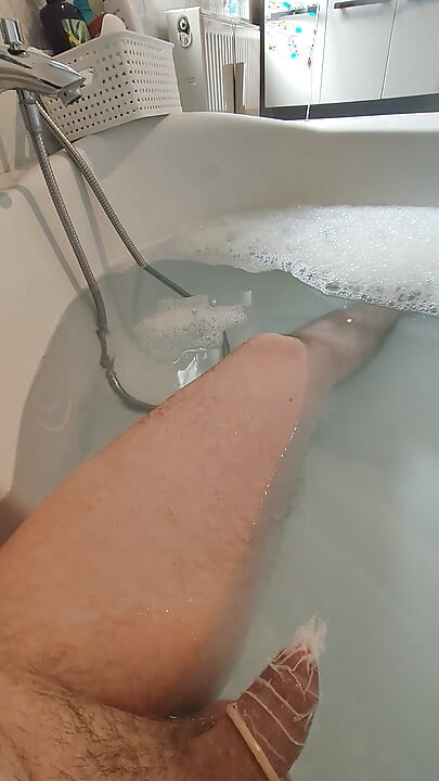 Private Bubble Bath - Real Amateur Solo and Unexpected Ending - Part 1