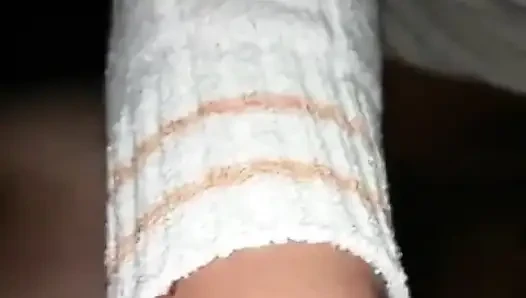 Dört orta yaşlı seksi kadın amatörde sikiliyor