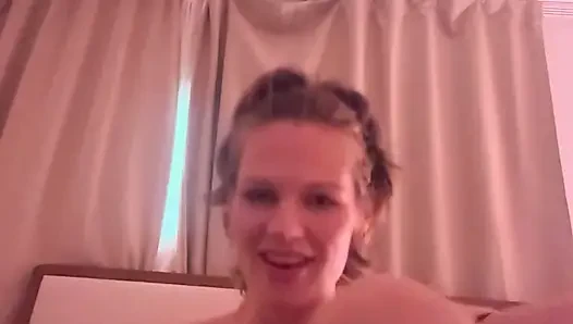 Ich besorge es meinem Arschloch so richtig geil mit einem Vibrator