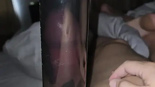 Накачанный член растягивает мою деликатную киску милфы крупным планом