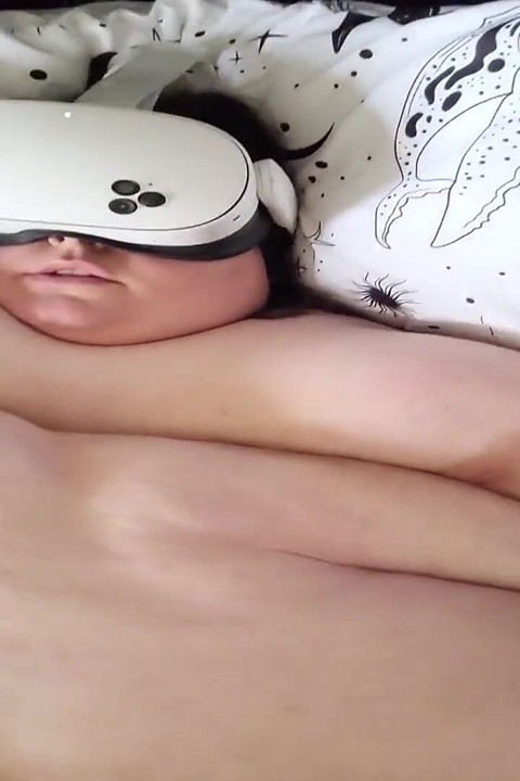 Kepergok lagi main sama vr lalu dientot