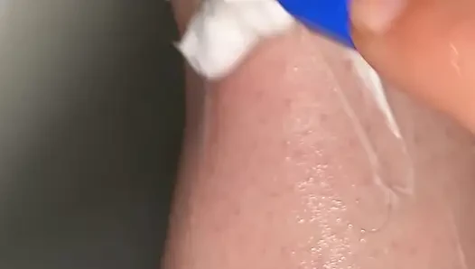 Cewek dengan lebat lagi cukur lebat - close up