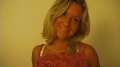 Verișoara mea Lucka, o blondă naturală cu o pizdă rasă, a făcut o audiție porno