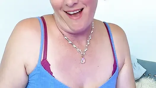 Best Friend's Mom Rate My Cock and Gave Me JOI