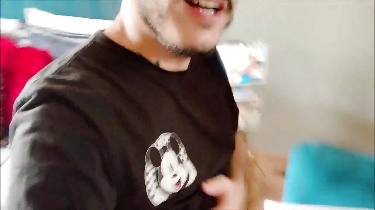 我直男的好朋友实现了他观看直播性爱的幻想！