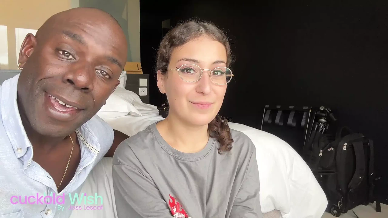 你的 18 岁女友 Irogenia 和 u 害羞，但让我插她