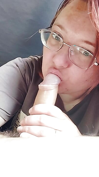 Amateur Girlfriend Blowjob Instead of Cooking - Curvy Brunette with Glasses Sucks and Jerks Cock